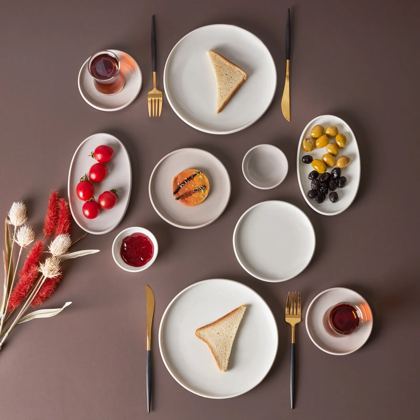 Karaca Cordelia für 6 Personen Frühstücksset und Servierschalen, 26 Teilig, Grau