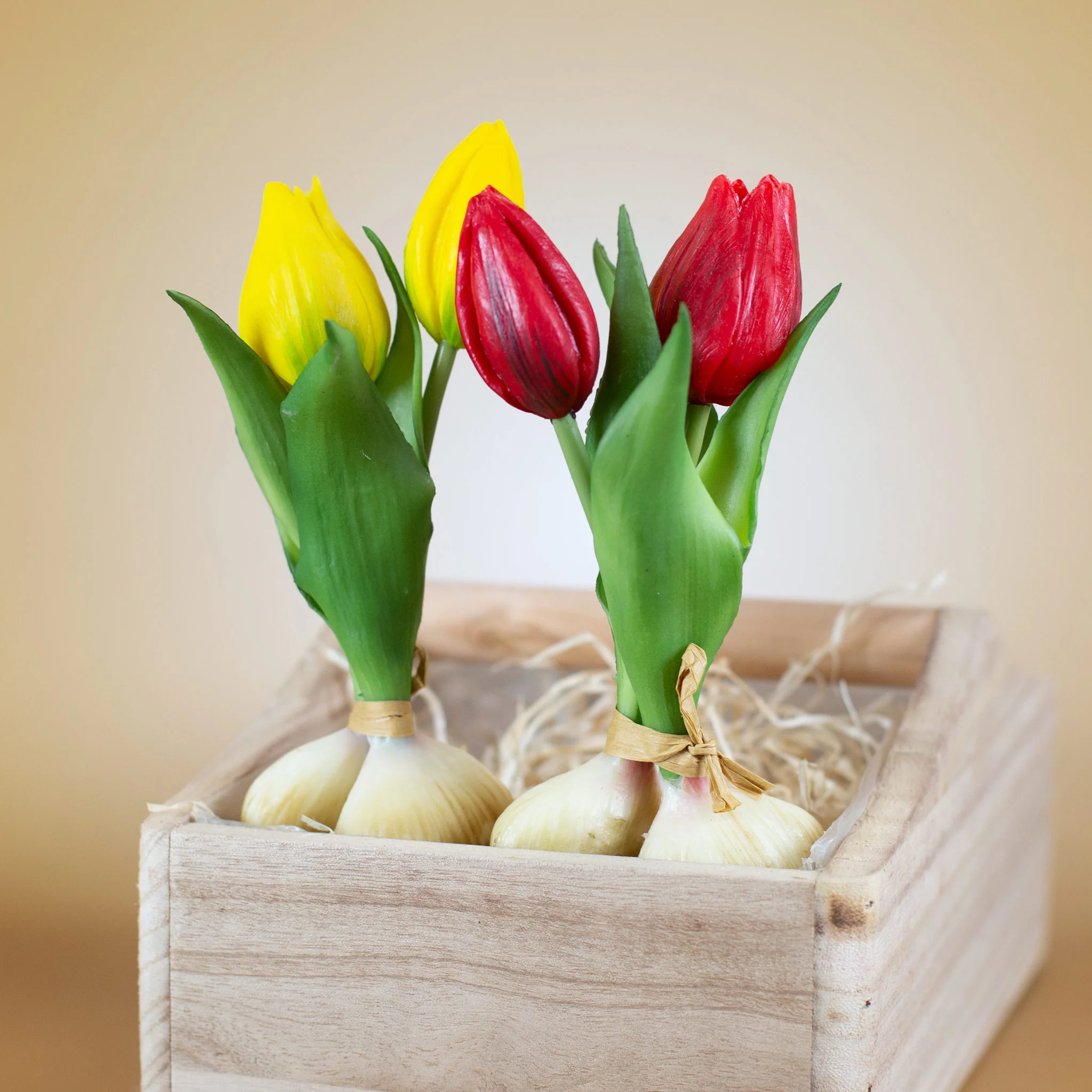 Seidenblumen Tulpen mit Zwiebeln | Hochwertige Kunstblumen in 2 Farben | 18 cm