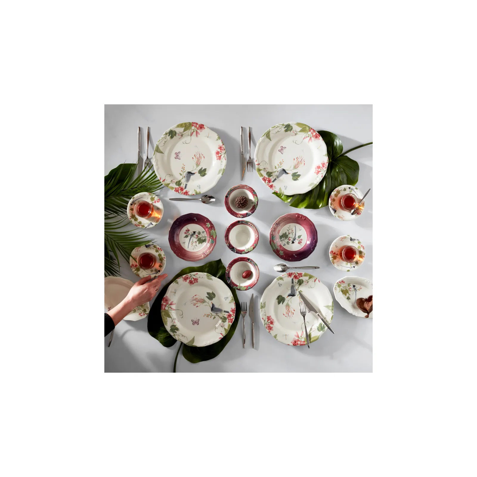 Karaca Lanie 6 Personen Frühstücksset und Servierschalen, 26 Teilig – Bild 4