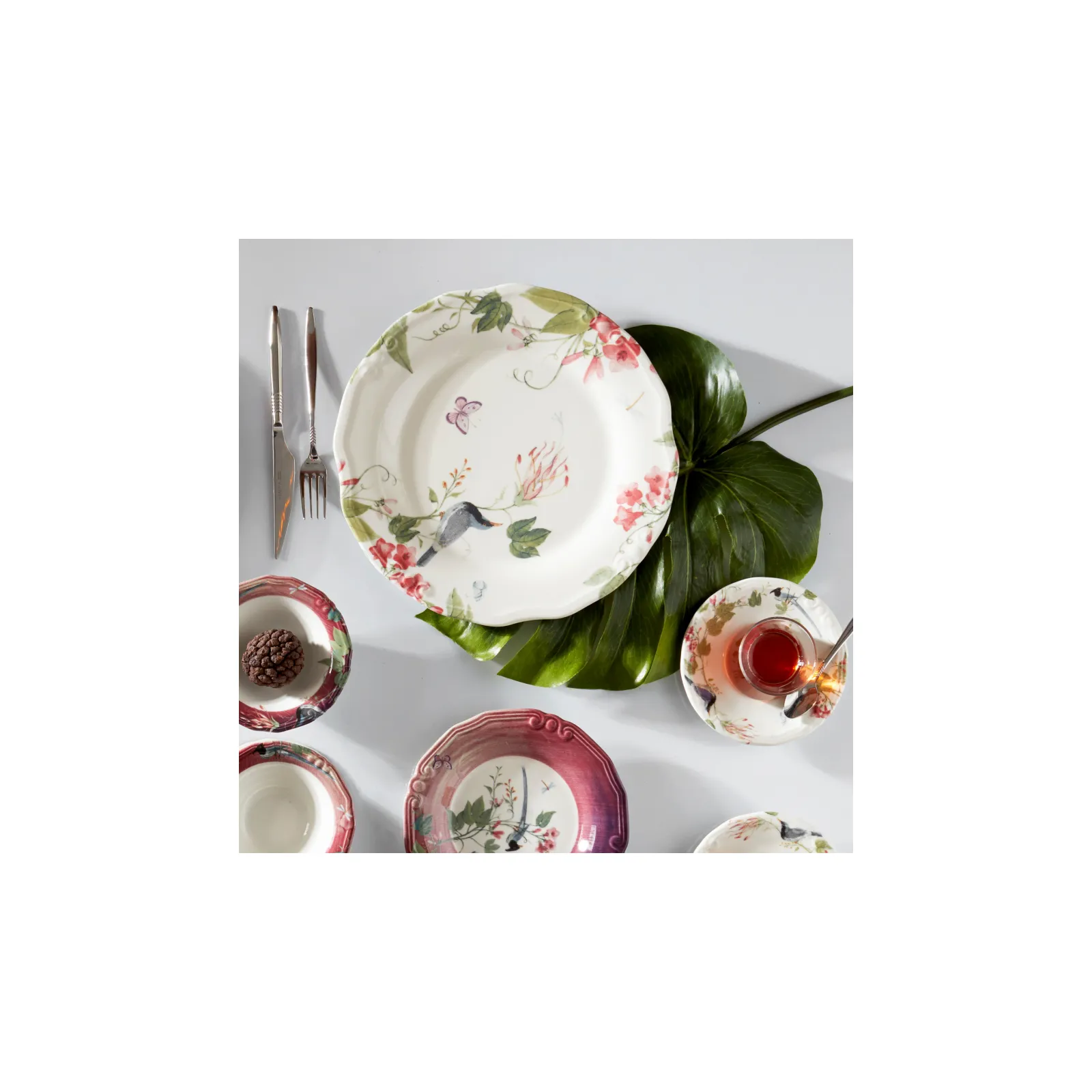 Karaca Lanie 6 Personen Frühstücksset und Servierschalen, 26 Teilig – Bild 6