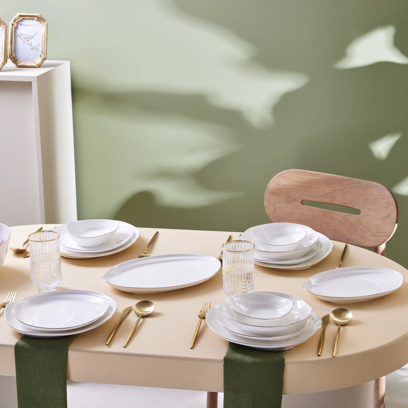 Karaca Red Carpet Collection Stream Bone Yakamoz 59-teiliges 12-Personen-Geschirrset Gold – Bild 5