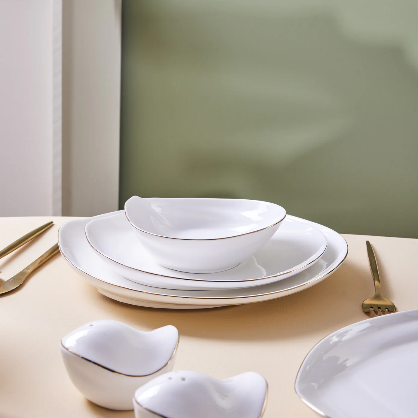 Karaca Red Carpet Collection Stream Bone Yakamoz 59-teiliges 12-Personen-Geschirrset Gold – Bild 6