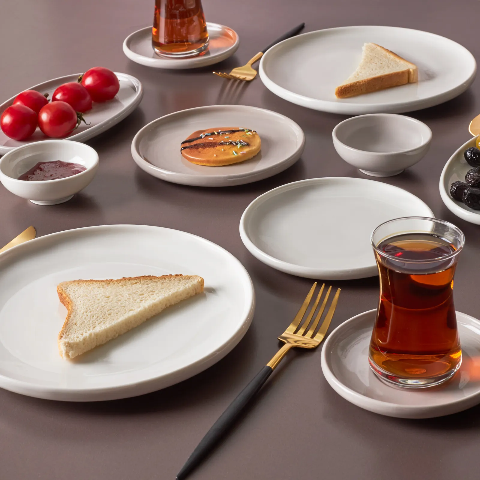 Karaca Cordelia für 6 Personen Frühstücksset und Servierschalen, 26 Teilig, Grau – Bild 2