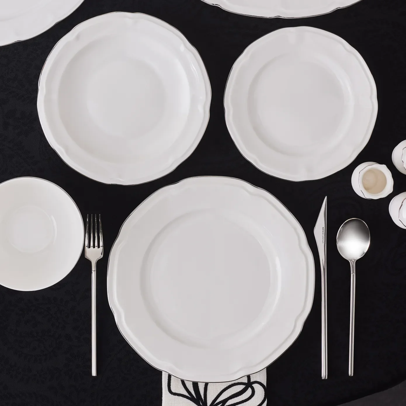 Karaca Tobias Platinum 12 Personen Geschirrset, 56 Teilig – Bild 5