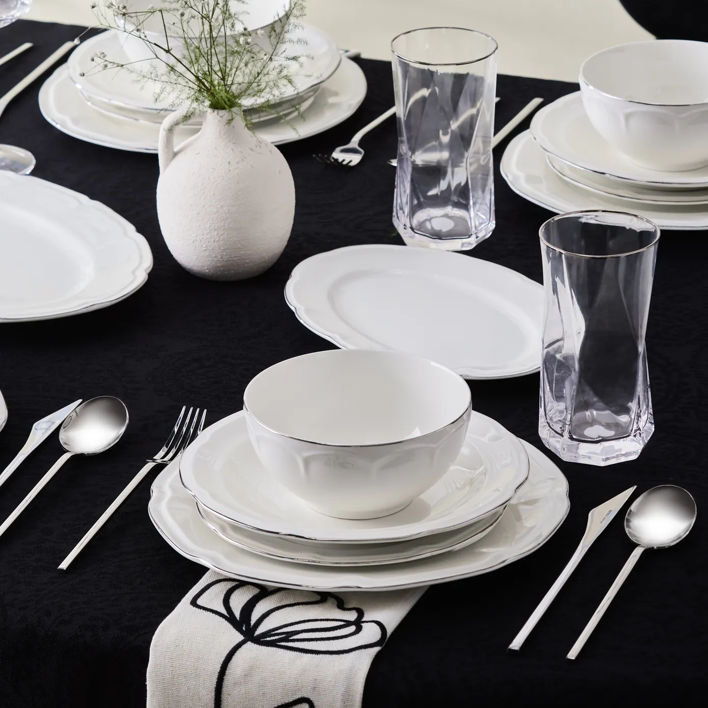 Karaca Tobias Platinum 12 Personen Geschirrset, 56 Teilig – Bild 6