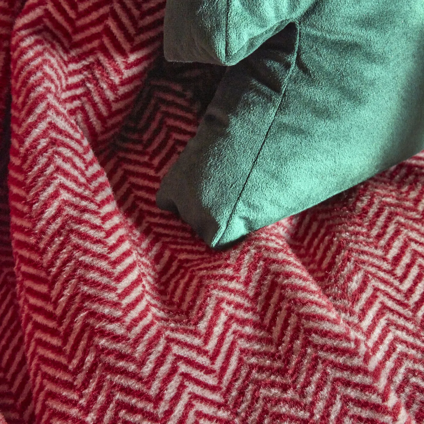 Karaca Home Sandra Doppel Fischgrätmuster-Decke, Rot – Bild 3