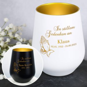 Trauerwindlicht - In stillem Gedenken an - mit betenden Händen und Name
