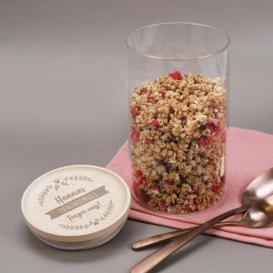 Vorratsdose aus Glas in zwei Größen mit graviertem Holzdeckel