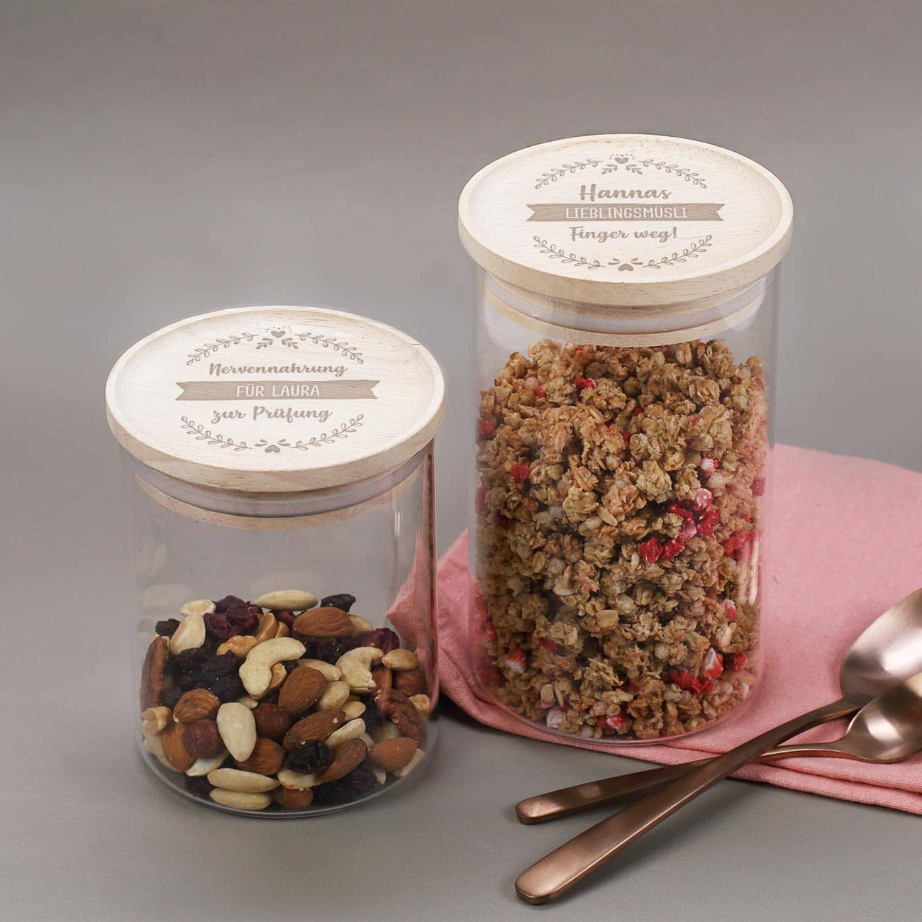 Vorratsdose aus Glas in zwei Größen mit graviertem Holzdeckel – Bild 6