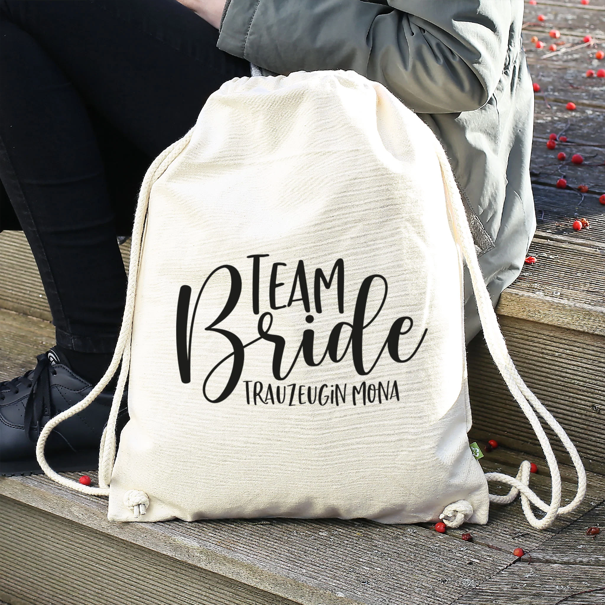 JGA Baumwoll-Rucksack mit Wunschname | Team Bride | Schwarz & Natur – Bild 3