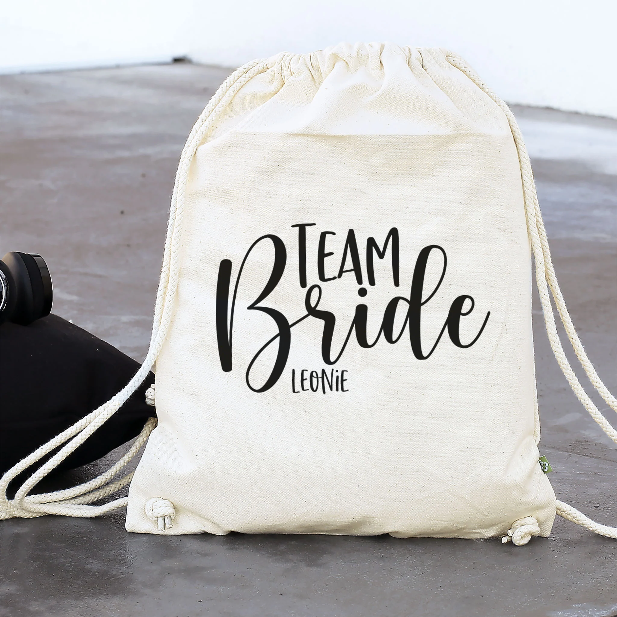 JGA Baumwoll-Rucksack mit Wunschname | Team Bride | Schwarz & Natur – Bild 5