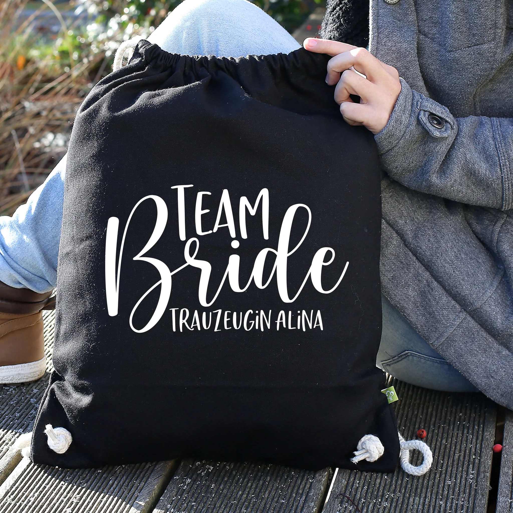 JGA Baumwoll-Rucksack mit Wunschname | Team Bride | Schwarz & Natur – Bild 6